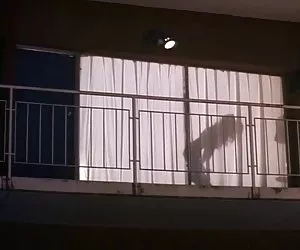 Asiatico ermafrodito masturbazione con la mano