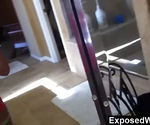 Regina di ghiaccio a bordo piscina