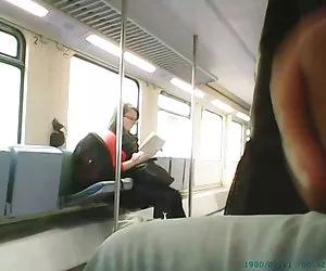 Lei indossa calze nere sexy scopare gallo nero!!!