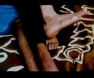 babe gode cum gioco dopo il sesso con due ragazzi