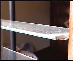 bellezza giapponese prende in giro e scopa il legato fino ragazzo