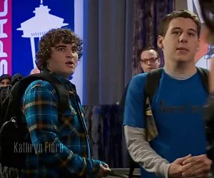 Petite bellezza nera ottiene il suo stretto figa leccata e scopata da stallone nero