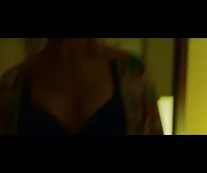 sexy ragazza bionda in lingerie ama enorme gallo nero cazzo culo stretto