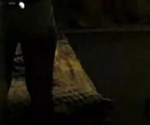 milf bionda britannica insegna figlia a succhiare gallo