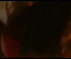 Ladron es sometido por una puta