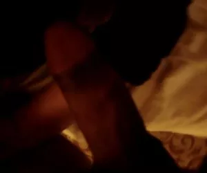 Curious tettona lesbica ha orgasmo g-spot durante romp e sapone