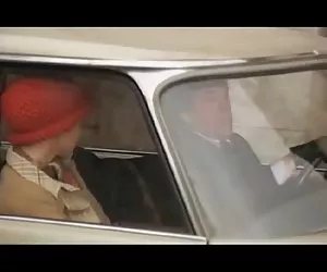 misterfake elegante giovane ragazza inglese ottiene creampie anale casti