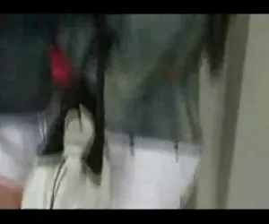 casting giovani amatoriale testa rossa prende il boccone di sperma