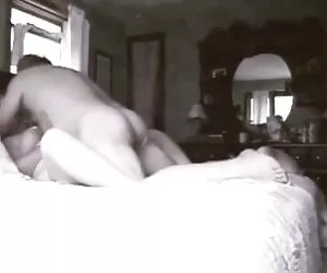 splendide donne muoverti su un cazzo nero fino a farlo scolare