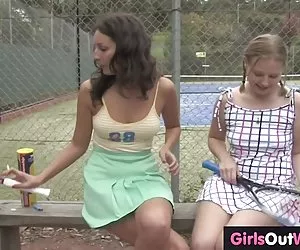 tacchi e collant donne dominanti