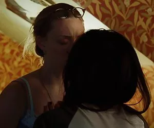 Amanda seyfried &amp; megan fox - corpo di jennifer hd 1080p