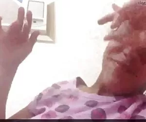 coppia sesso anale in bagno