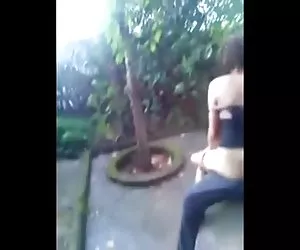 2 milfs caldi hanno cinghia sul sesso