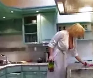 Brutta bionda cooney dominazione