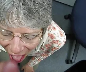 ben costruito bianco milf gode di gallo nero