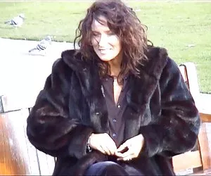 agarra pn abrazando al novio chikan