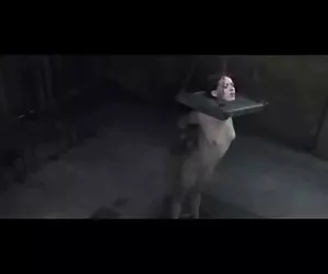 Tre lesbiche si divertono in camera da letto