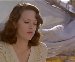 Giovane e carina ragazza vecchio Ed