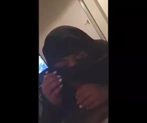 Busty milf di metri cubi