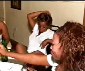 Nero monique nel sesso a tre