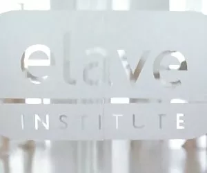 Papa scopa con lei di occhiali da sole a