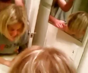 Il papa - dirty lesbiche hanno bisogno doccia