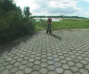 Hot teen dà masturbazione con la mano