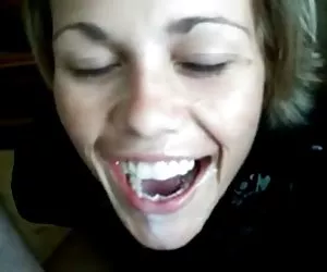 TIA Tanaka ha lavorato 2 ragazzi più grandi