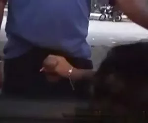 La bellezza di Capri prendere in giro e mostrando il suo corpo sexy