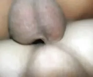 estremamente carina ragazza segretamente fare sesso nel bosco