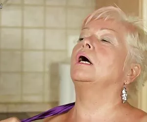 Sophie strauss aka sophie schiacci webcam strip-tease