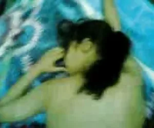 infermiera tratta uomo oralmente e scopa