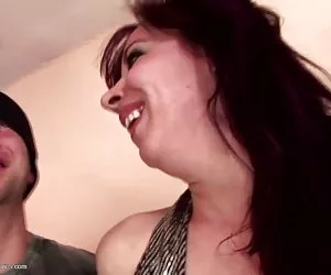 donna e ava devine fisting anale e il prolasso