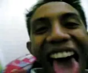 sexy puttana ottenere la figa scopata mentre guardandi da una ragazza