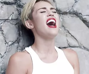 Monica slap e faccia scopare