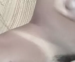 donna imbavagliata duro