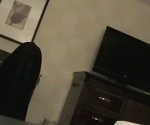 brunette caldo di fumo in calze sexy ottiene cazzo duro