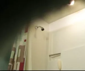 Spiaggia nudista diffusa gambe figa pelosa bionda brunette Guardoni