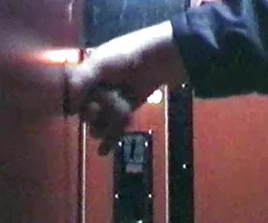 urlatori asiatico ai sayama titfucks a raggiungere l'orgasmo