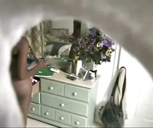 fessura pelosa della bruna si estendeva da un palo di spesso