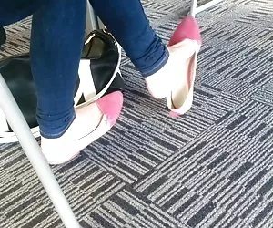 shoeplay teenager asiatiche amatoriali piedi penzoloni rosa appartamenti parte 2