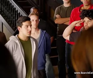 nudo di Mindy robinson - casa Alfa (2014)